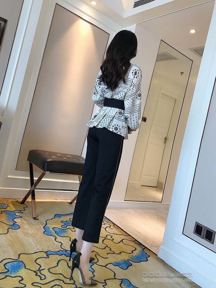 Chanel香奈兒 法國專櫃同步新款 2019新款 港味設計感 上衣＋闊腿褲 洋氣女神套裝  xly1165